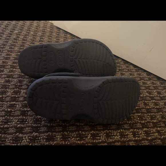 Walt Disney World Official Disney Mickey Mouse Crocs - Picture 5 of 5